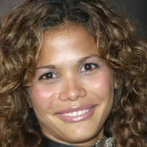 Lourdes Benedicto - Biography