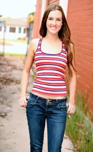 Sierra Hoyle - Biography