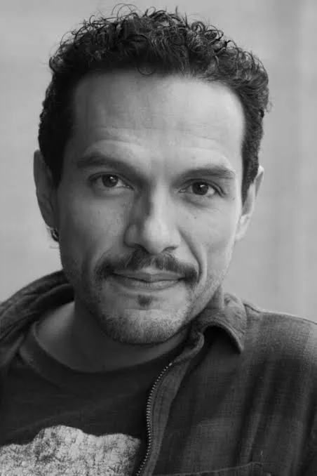 Luis Oliva - Biography
