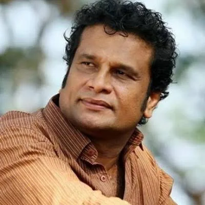 Hareesh Peradi - Biography