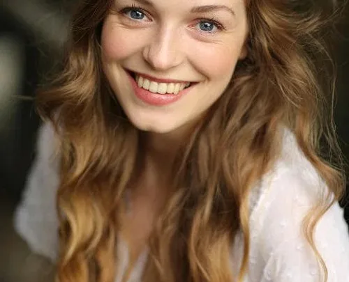 Grace Stone Biography: Age, Parents, Net Worth, Movies & TV Shows, Partner, Career