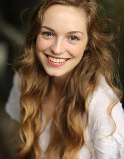 Grace Stone Biography: Age, Parents, Net Worth, Movies & TV Shows, Partner, Career