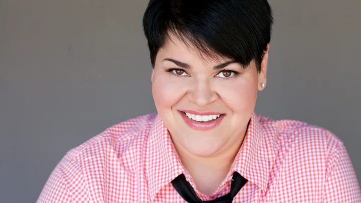 Jen Kober Biography: Partner, Age, Net Worth, Parents, Movies & TV Shows, Comedy, Career