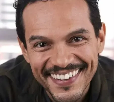 Luis Oliva Biography: Ethnicity, Parents, Height, Net Worth, Age, Movies, Awards, Wife