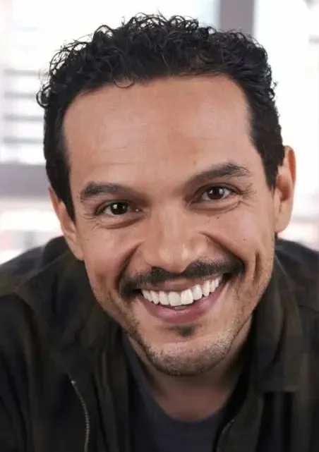 Luis Oliva Biography: Ethnicity, Parents, Height, Net Worth, Age, Movies, Awards, Wife