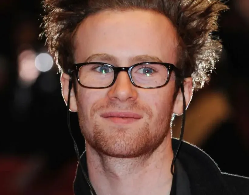 Mark Rendall Biography: Movies, Net Worth, TV Shows, Age, Height, Parents, Fiancèe, Wiki, Siblings, Instagram