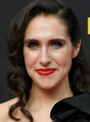 Megan Amram Biography: Books, Age, Net Worth, Parents, Siblings, Fiancé, Height, Awards, Twitter