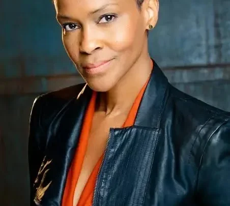Kim Hawthorne Biography: Height, Ethnicity, Songs, Age, Net Worth, Books, Parents, Awards, Husband, Movies
