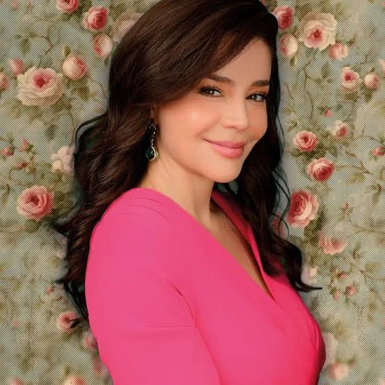 Flora Martínez Biography: Husband, Age, Kids, Height, Net Worth, Parents, Movies & TV Shows