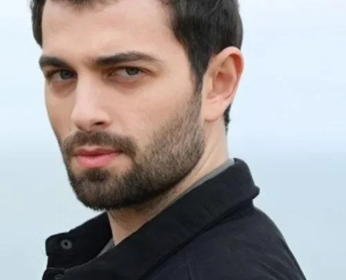 Enes Özdemir Biography: Age, Height, Net Worth, Parents, Movies & TV Shows, Spouse