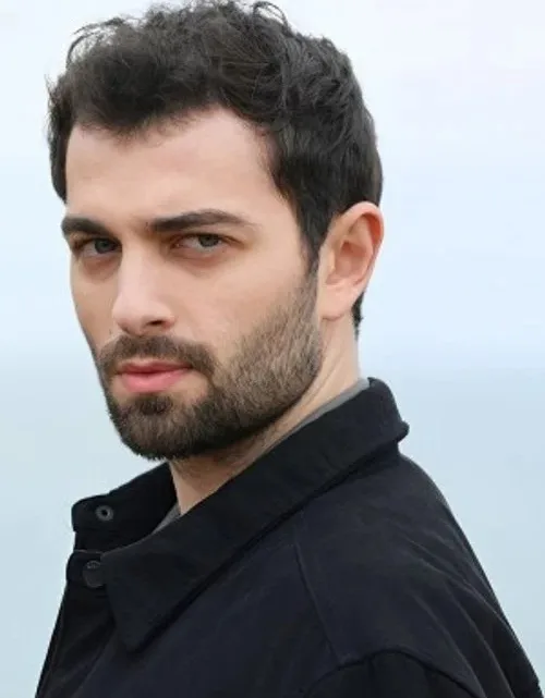 Enes Özdemir Biography: Age, Height, Net Worth, Parents, Movies & TV Shows, Spouse
