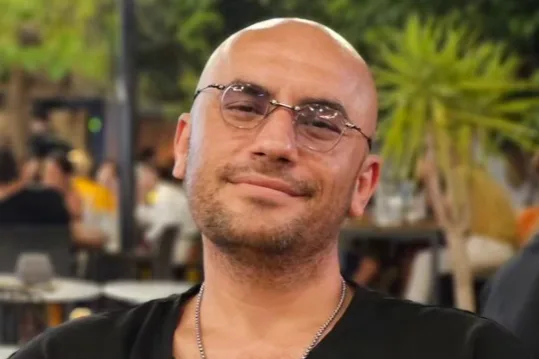 Giray Altınok - Biography