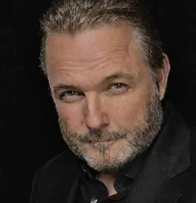 Lee Tockar Biography: Awards, Net Worth, Age, Movies, Parents, Height, Ethnicity, Wife