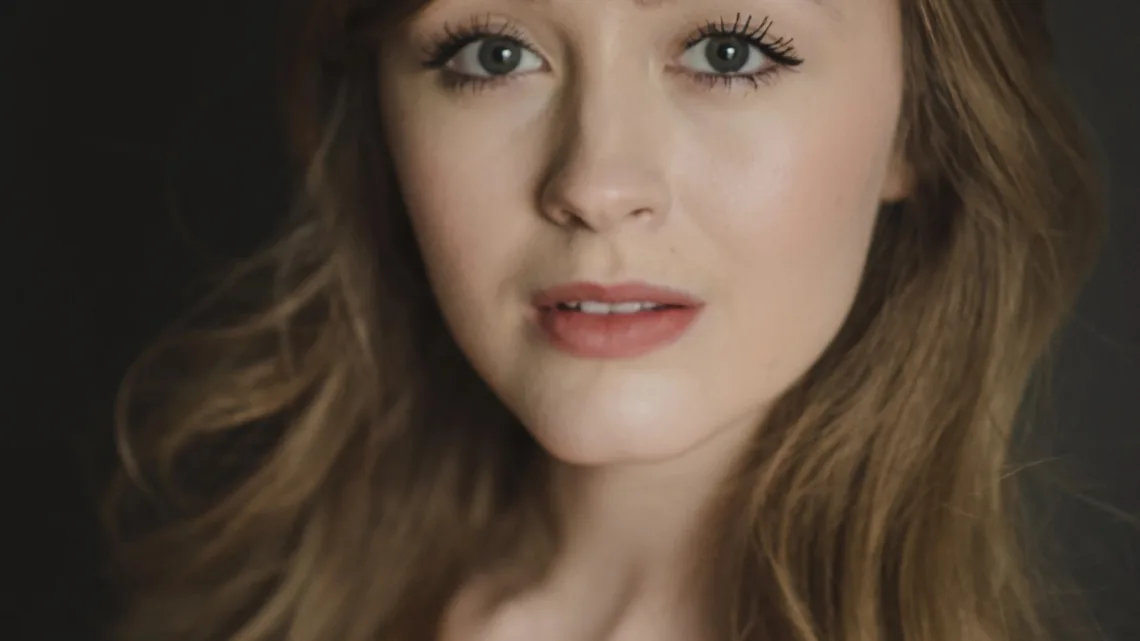Emily Marie Palmer Biography: Age, Husband, Height, Net Worth, Parents, Movies & TV Shows, Siblings