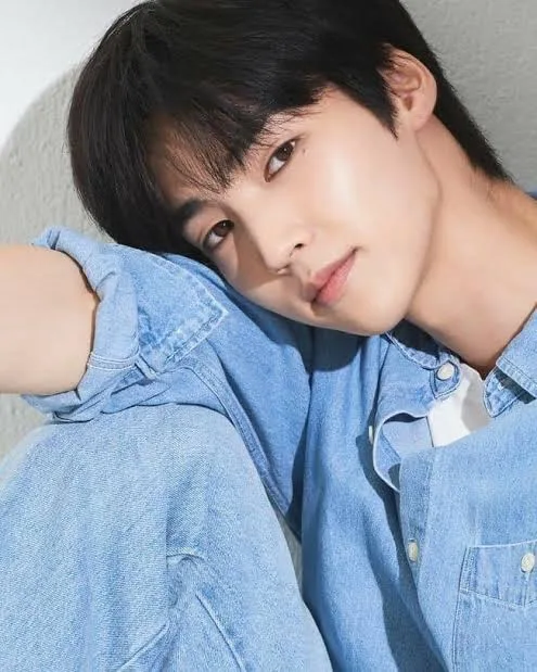 Baek Seo-hoo - Biography