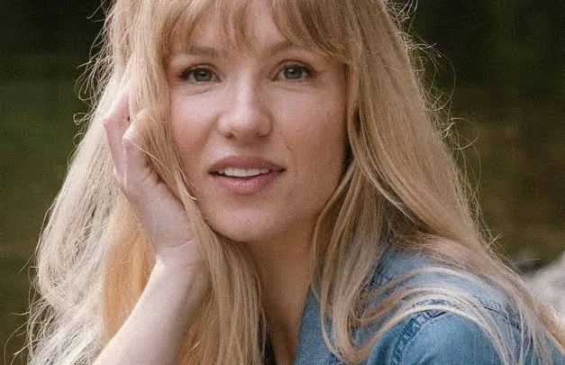 Debs Howard Biography: Movies & TV Shows, Facebook, Husband, Age, Height, Net Worth, Parents, Children, Awards