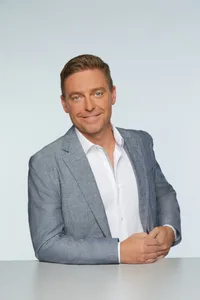 Jonathon Morris - Biography