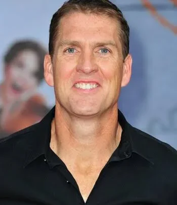 Regan Burns Biography: Height, Ethnicity, Age, Net Worth, Wife, TV Shows, Awards, Movies