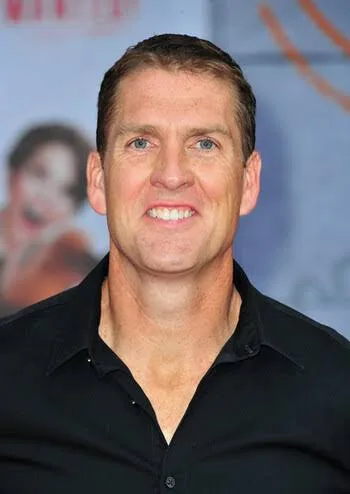 Regan Burns Biography: Height, Ethnicity, Age, Net Worth, Wife, TV Shows, Awards, Movies