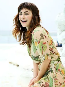 Charlotte Best - Biography