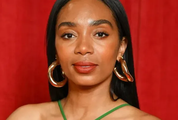 Zaraah Abrahams Biography: Net Worth, Age, Height, Movies, TV Shows, Parents, Boyfriend, Siblings, Wiki, Voice Roles