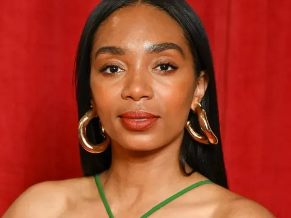 Zaraah Abrahams Biography: Net Worth, Age, Height, Movies, TV Shows, Parents, Boyfriend, Siblings, Wiki, Voice Roles