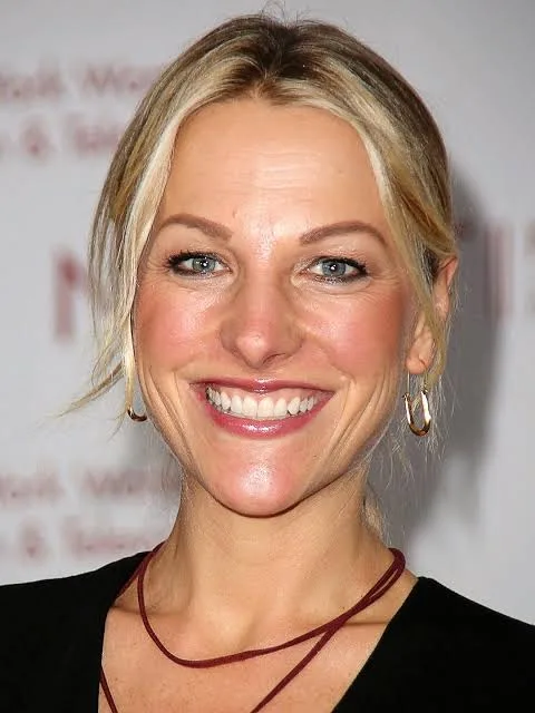 Lindsay Czarniak - Biography