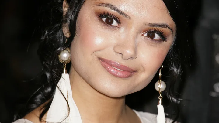 Afshan Azad Biography: Husband, Age, Height, Net Worth, Parents, Kids, Movies & TV Shows, Controversy