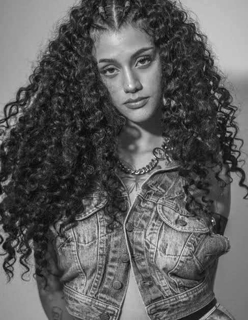 Azzy - Biography
