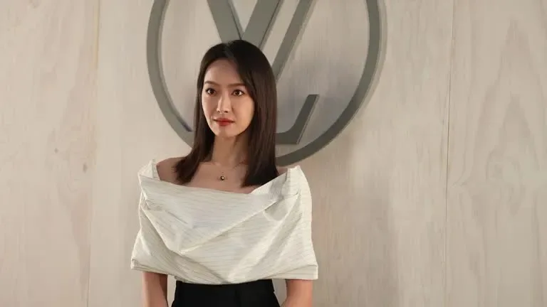 Victoria Song - Biography