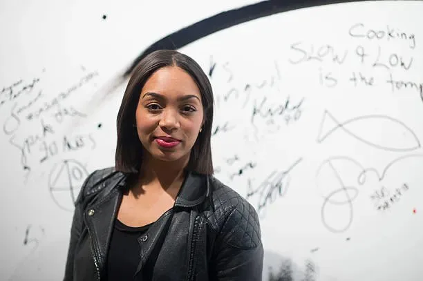 Zaraah Abrahams - Biography