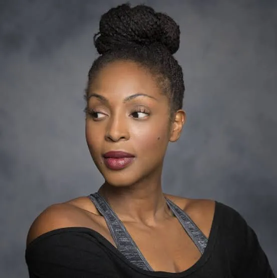 Lisa Berry - Biography
