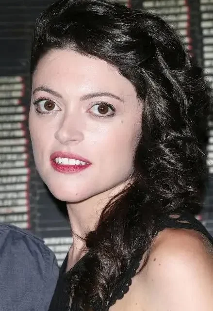 Hannah Fierman Biography: Height, Net Worth, Age, Songs, Husband, Ethnicity, Movies, Instagram