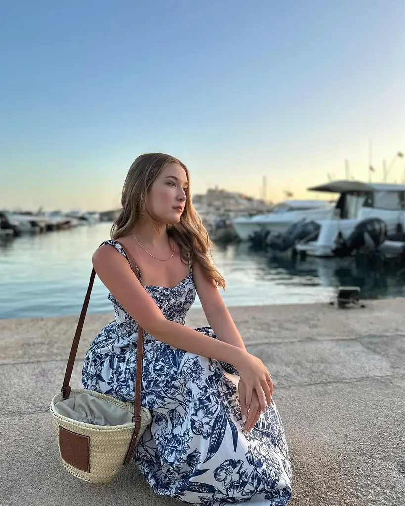 Zoë Fraser - Biography
