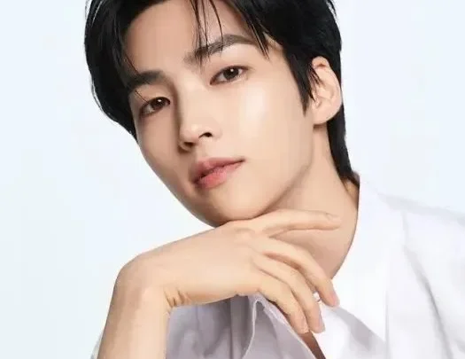 Baek Seo-hoo Biography: Height, Net Worth, Age, Ethnicity, Parents, Movies, Girlfriend