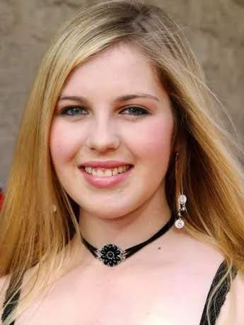 Ashlie Brillault Biography: Net Worth, Age, Height, Husband, Children, Movies, Awards