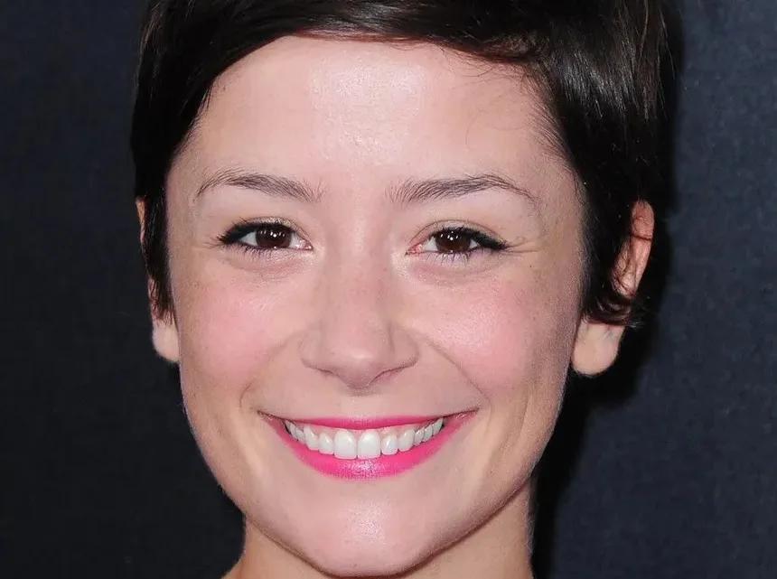 Phoebe Neidhardt Biography: Net Worth, Siblings, Movies, TV Shows, Height, Parents, Age, Husband, Comedy