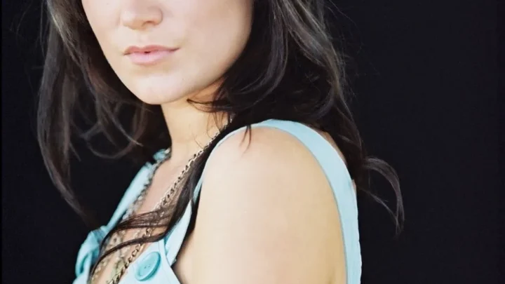 Colleen Rennison Biography: Net Worth, Age, Ethnicity, Parents, Songs, Movies, Husband
