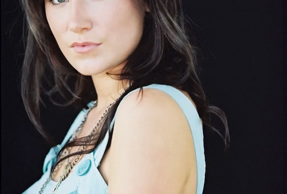 Colleen Rennison Biography: Net Worth, Age, Ethnicity, Parents, Songs, Movies, Husband