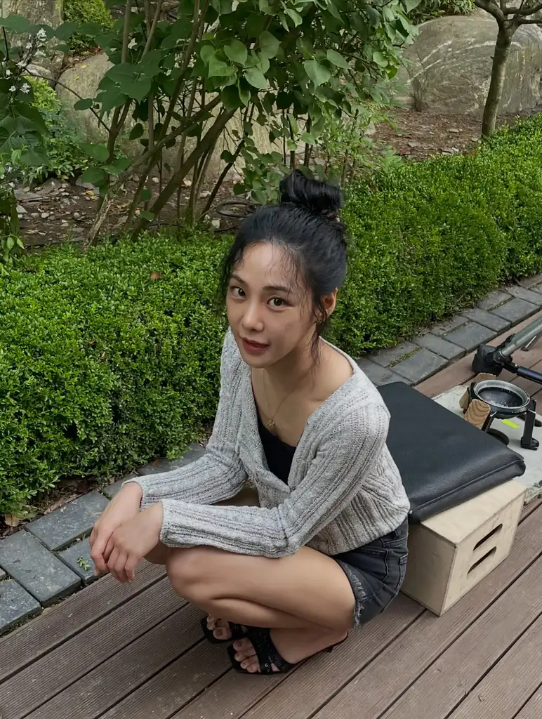 Han Ji-eun - Biography
