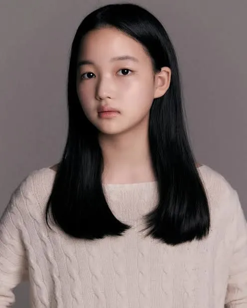 Choi Yoo-ri - Biography