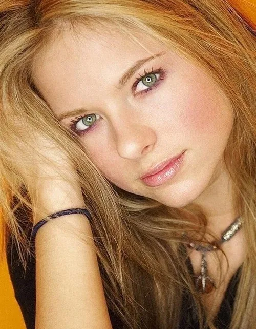 Kate Todd Biography: Husband, Age, Kids, Height, Net Worth, Parents, Movies & TV Shows, Songs