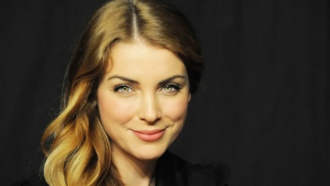 Özge Özberk Biography: Age, Height, Net Worth, Parents, Movies & TV Shows, Husband
