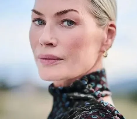 Carré Otis Biography: Height, Ethnicity, Age, Net Worth, Parents, Husband, Movies, Books