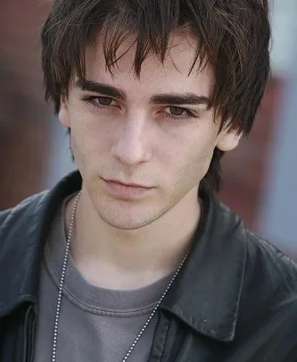 Felix Ryan Biography: Age, Height, Net Worth, Parents, Movies & TV Shows, Girlfriend