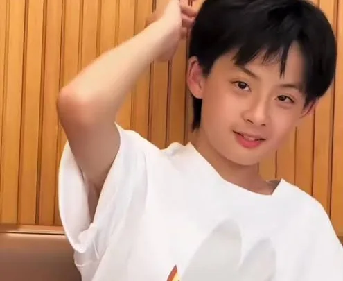 Zhi Tianzhiwen Biography: Age, Parents, Net Worth, Height, Siblings, Instagram, Career