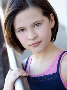 Elizabeth Yozamp - Biography