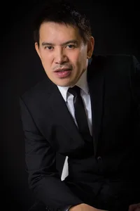 Brillante Mendoza - Biography