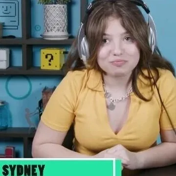 Sydney Bergerson - Biography