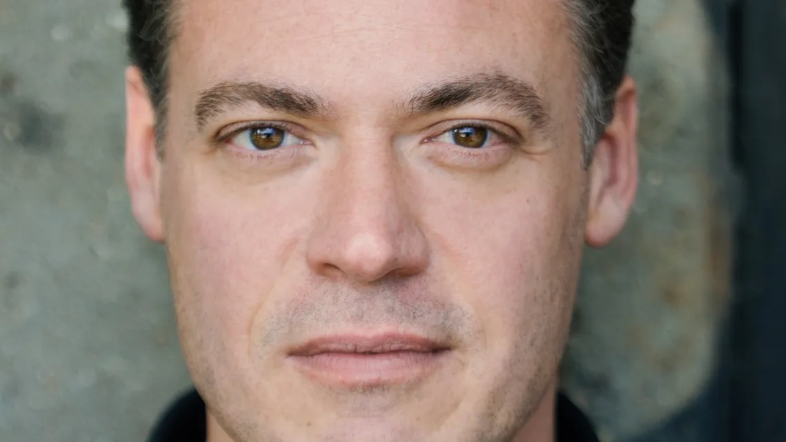 Fedja van Huêt Biography: Wife, Age, Kids, Height, Net Worth, Parents, Movies & TV Shows